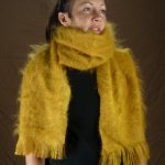 grande-echarpe-laine-mohair-moutarde-face