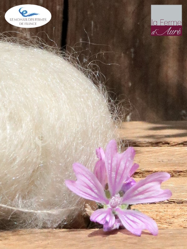 Laine Mohair et Soie coloris Beige Clair, détail. Mohair des Ferme de France par la Ferme d'Auré