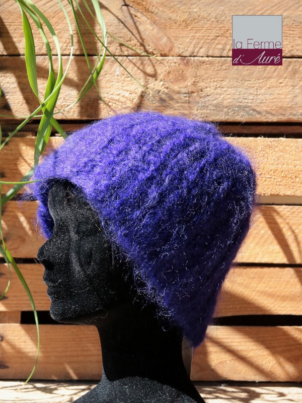 Bonnet en laine mohair tricoté main en Mohair des Fermes de France par la Ferme d'Auré. Pièce unique