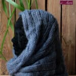 Snood en laine mohair et soie coloris gris ardoise. Tricoté à la ferme en Mohair des Fermes de France